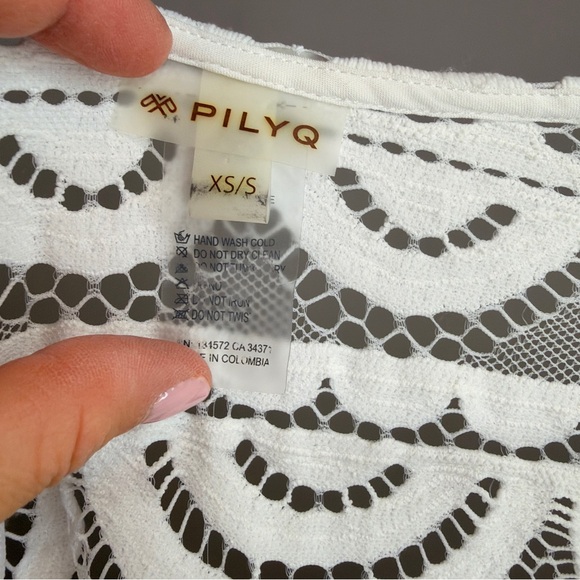 PILYQ White Crochet Lace Tunic Top - Picture 5 of 9